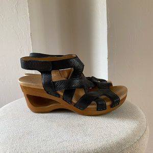 Dankso black leather heels